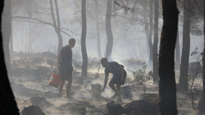 Kepez’de alevler yükseldi! Vatandaşlar ve ekipler el ele verdi: 1 saatte söndü