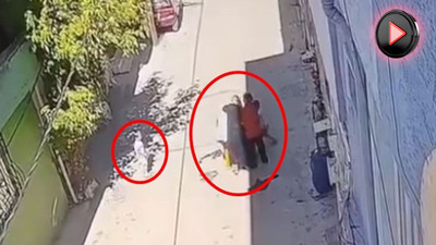 Bursa'da anne çocuğunun gözü önünde kabusu yaşadı! Sokak ortasında şoke eden görüntüler