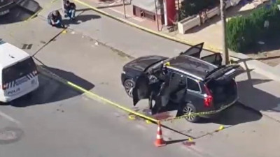 Patronunun kulağını ısırarak kopardı. Bununla da yetinmedi