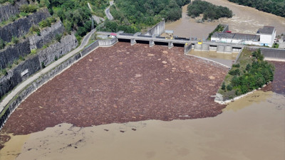 Artvin'de sel ve heyelanlar, Çoruh Nehri'nin rengini değişti! Gelen görüntüler şoke etti