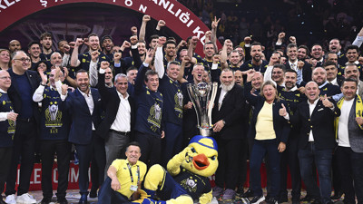 Sadettin Saran ilk kupa zaferinin ardından konuştu: "İnşallah daha çok gelecek"