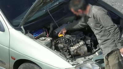 Polisi görünce rol yaptı! Sürücünün yalanını dron kamera bozdu