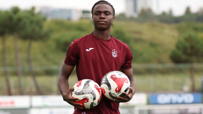 Trabzonspor’un genç yıldızı Oulai’den kırmızı kart sorusuna şaşırtan yanıt!