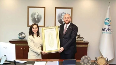 AKP'ye katıldı ilk iş Atatürk tablosunu indirdi