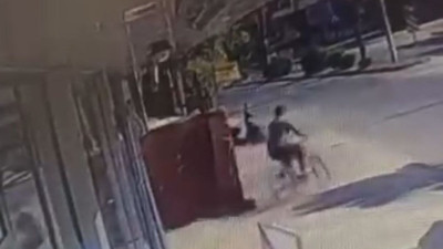 Alışverişe gitti, bisikleti çalındı: Adana'daki hırsız kameraya takıldı!
