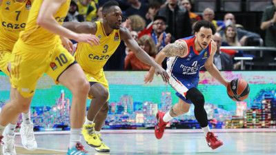 Anadolu Efes'te sakat kaptan Larkin'den haber var