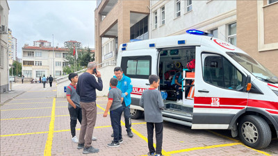 Okulda yangın ziliyle gelen panik! İzdihamda 14 öğrenci yaralandı