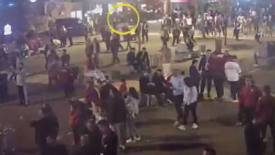 Şampiyonlar Ligi’nde karaborsa operasyonu! GS-Liverpool maçında yakalandılar: Kamera görüntüleri ele verdi