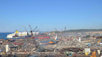 Aliağa'daki gemide yürekleri burkan kaza! İşçi kaptan köşkünden yere çakıldı