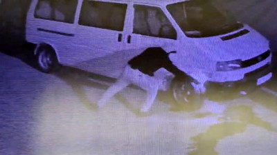 Isparta’da kan donduran olay! Evin önündeki bütün araçları kundakladı