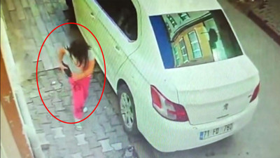 Altın dolu keseyi düşürdü! Anne-kızın hesaplayamadığı şey