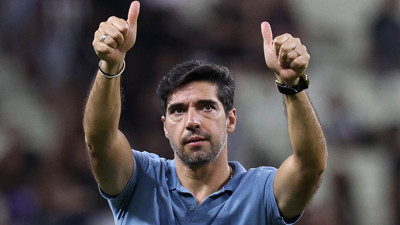 Teknik direktörden müthiş şutlar! Ronaldinho'ya taş çıkardı