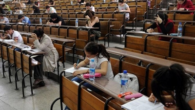 KPSS ön lisans oturumu sona erdi