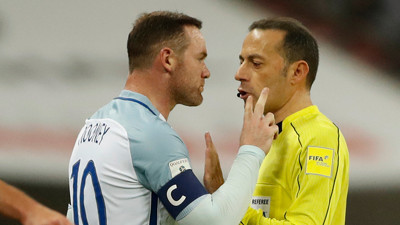 Rooney, Çakır'ın üzerine yürüdü