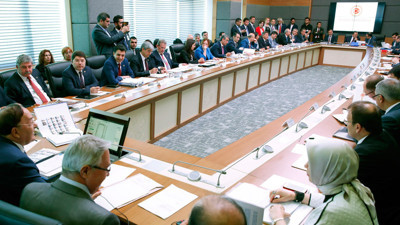 CHP'nin önerisini el kaldıran AKP'lilere, Bozdağ'dan uyarı