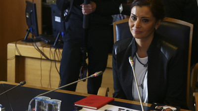 Hande Fırat istifa mı etti?