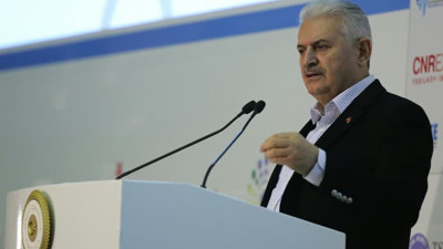 Başbakan'dan mülteci açıklaması: "Böyle devam edecek değil"