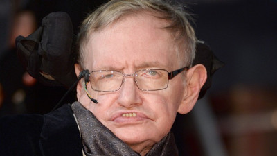 Stephen Hawking hastaneye kaldırıldı