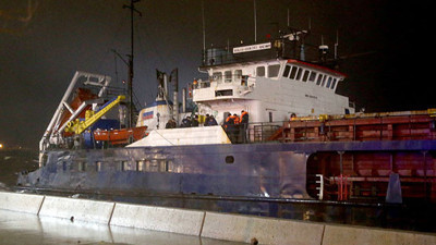 İstanbul'da 2 gemi karaya oturdu