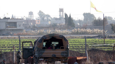 Sınırda terörist paçavrası
