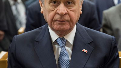 “Lan evladım bir yere Türk yaz, Bahçeli kıllanmasın”