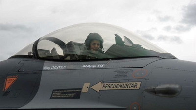 Düşen uçaktan sağ kurtulmuştu o pilot hakkında ilginç gerçek