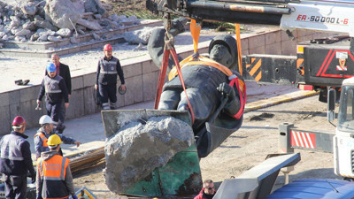 AKİT'ten yine Atatürk düşmanlığı