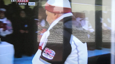 Sarıkamış'ta ingiliz bayraklı bir bakan!