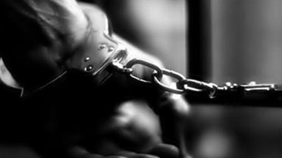 5 yaşındaki çocuğa kelepçe takdılar