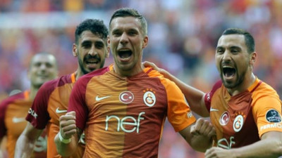 Podolski resmen ayrılıyor