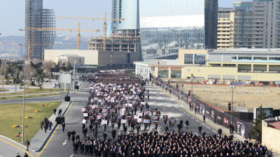 Azerbaycan'da on binler Hocalı için yürüdü