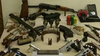 Emekli albayın evinden cephanelik çıktı