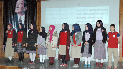 İstiklal Marşı'nı Arapça okuttular