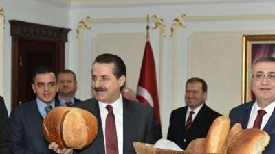 Bakan'dan ekmek itirafı