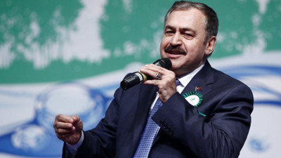 Bakan Eroğlu: "Hele bir döksün bakayım!"