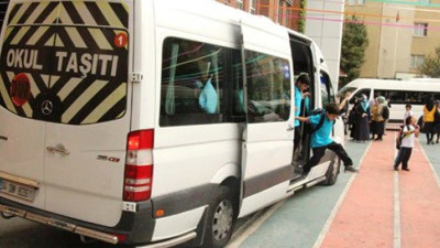 4 Bakan'dan okul servisi açıklaması