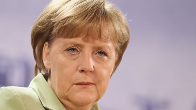 Almanya'da Merkel'e büyük şok