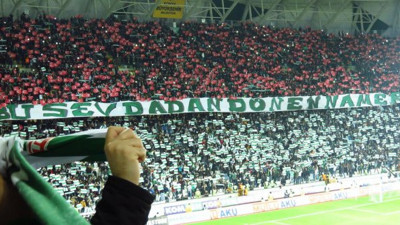 Konyaspor'dan İzmir Marşı