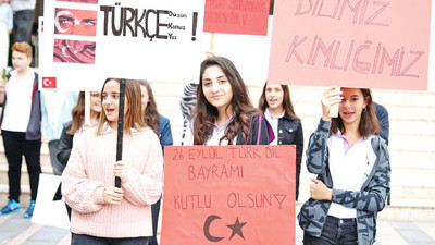 Türkçe tabelalara teşekkür belgesi