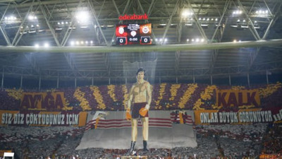 Galatasaray taraftarından derbi koreografisi