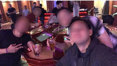 Genç milli yüzücüler kumarhanede