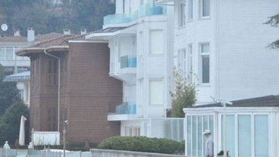 Ebru Gündeş o yalıyı terk etti