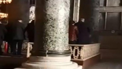 Alperenler Ayasofya'da ezan okuyup namaz kıldı