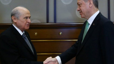 Gül'ün boşluğunu Bahçeli doldurur mu?