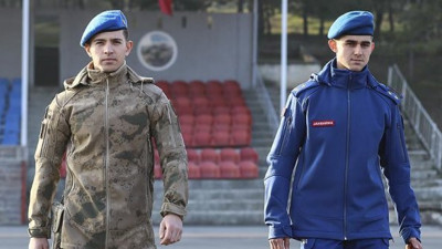 Jandarma yeni üniformalarını giydi