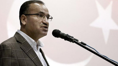 Başbakan Yardımcısı Bozdağ: "ABD ateşle oynuyor"