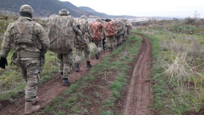 İYİ Parti'den mehmetçiğe Türk Bayrağı desteği