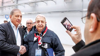 Mihraç Ural hakkında kırmızı bülten