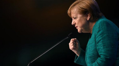 Merkel'den koalisyon için uzlaşma çağrısı