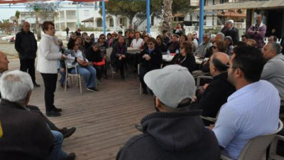 İzmir'de 'halk plajına, yat limanı' isyanı